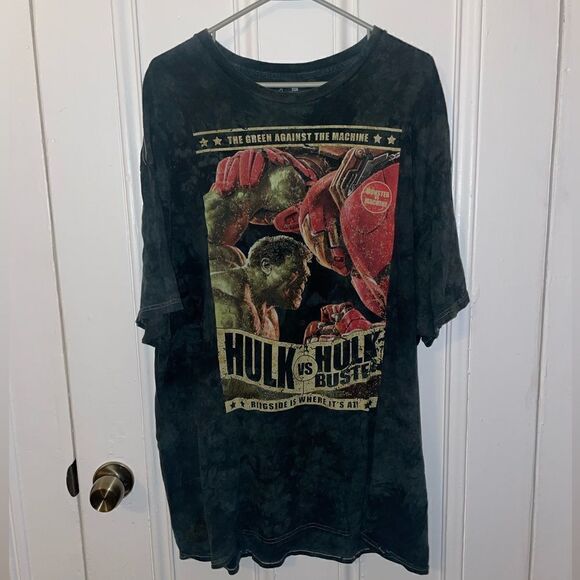 Hulk vs Iron Man short sleeve to shirt - Picture 1 of 5